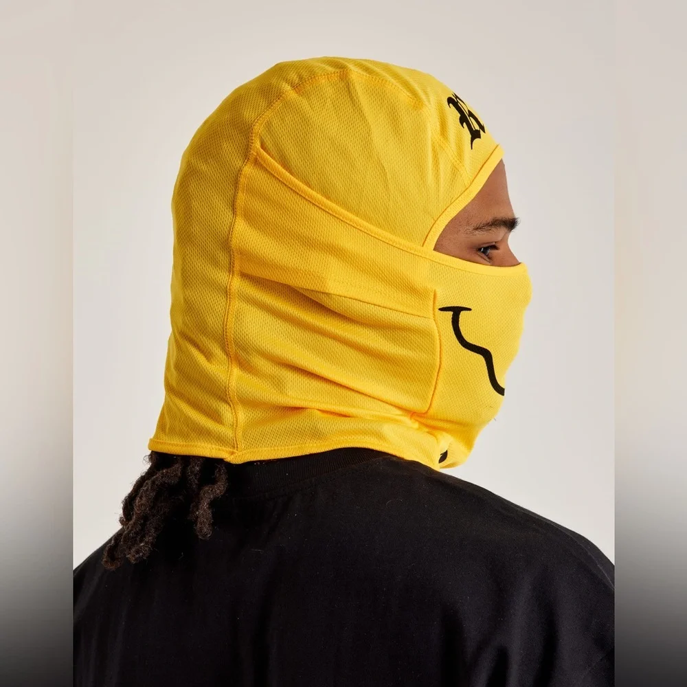 Runtz Mens Life Mask Yellow Smiley Smile Face Cover NEW $32‎